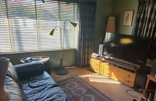 Lenah Valley Apartment | Sunny apartment close to buzzing North Hobart
