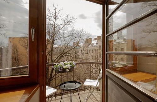 Centrs Apartment | Sunny Apartment in the Art Nouveau District with Balcony