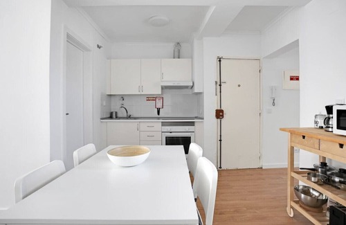 Cacilhas Apartment | Sunny Apt - Almada - Balcony w/River View!