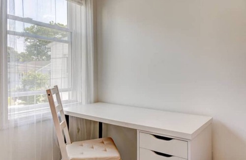 West Haven House | Sunny Beach Cottage close to Yale 1.5 hr from NYC