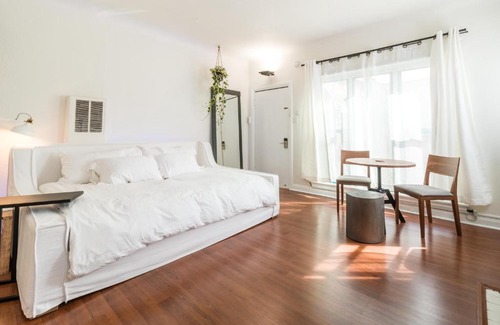 Melrose Apartment | Sunny Boho Chic West Hollywood Flat!