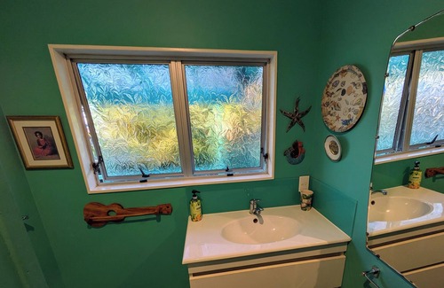 Atawhai House | Sunny, Bright & Warm - One Bay View
