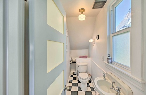 Port Gardner House | Sunny & Central Everett Home < 1 Mile to Dtwn!