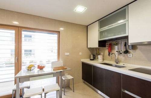 Cascais Apartment | Sunny Central Luxury, 2 bedroom/2WC, garage, don't need car, 8 min walk beach