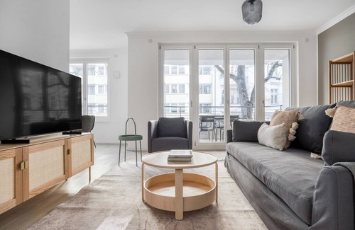 Halensee Apartment | Sunny Charlottenburg 2BR in quiet area near Kurfürstendamm, by Blueground