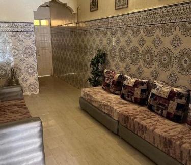 Erfoud Villa | Sunny City Villa with a Garden