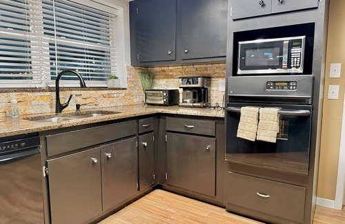 Clearwater House | Sunny Clearwater Escape | 3BR + Game Room + Pool + 3 Baths