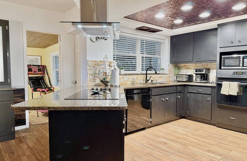 Clearwater House | Sunny Clearwater Escape | 3BR + Game Room + Pool + 3 Baths