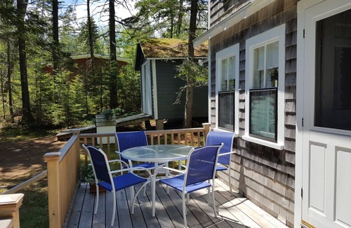 Tenants Harbor Cottage | Sunny, Comfortable Cottage, Tenants Harbor with wi-fi and screened porch