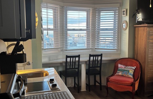 North End Condo | Sunny, cozy studio with ocean views in the heart of Ocean City NJ!