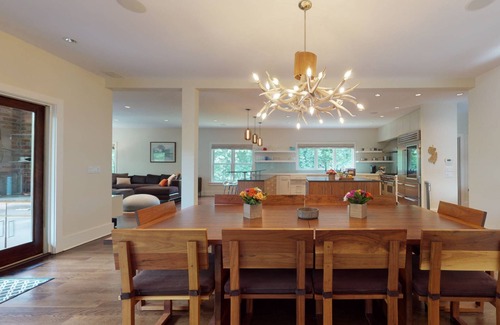 Newtown House | Sunny Days w/Lakeview, seasonal Pool, Hot Tub, close to dining, shopping, town