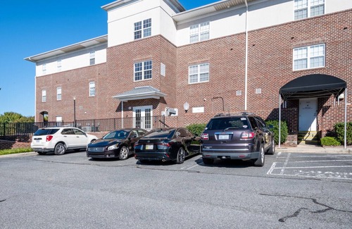 Concord Condo | Sunny Daze · Sunny Daze- Chic condo in Concord close to NASCAR