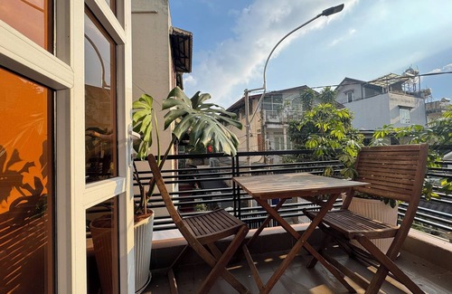 Da Lat Apartment | Sunny doubled-balcony hotel suites in the spacious and cozy villa