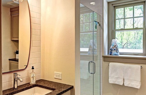 Ambler House | Sunny Executive Carriage House/Guest House located in Blue Bell, PA.