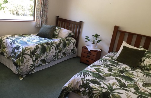 Woodstock Other | Sunny family farm house 1 minute to river and Great Taste cycle trail