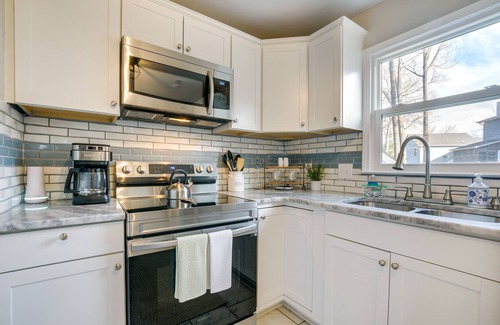 High Point House | Sunny Family Home, 3 Mi to High Point Market!