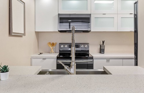 Punta Las Marias Apartment | Sunny Flat | Modern and bright suite apartment with beautiful views of San Juan