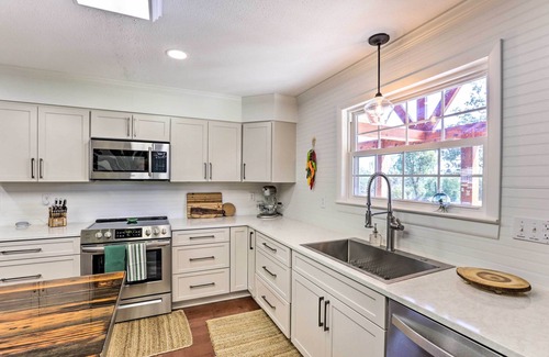 Marianna House | Sunny Florida Abode - Patio, Pool, & Fire Pit