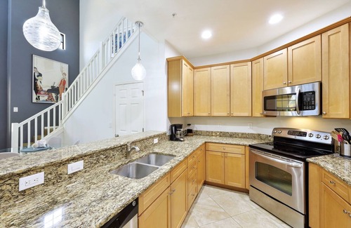 Ole Condo | Sunny Get Away in Ole at Lely, Naples in Cozy Townhouse.