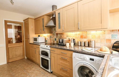 Weymouth House | SUNNY HAVEN, pet friendly, character holiday cottage in Preston