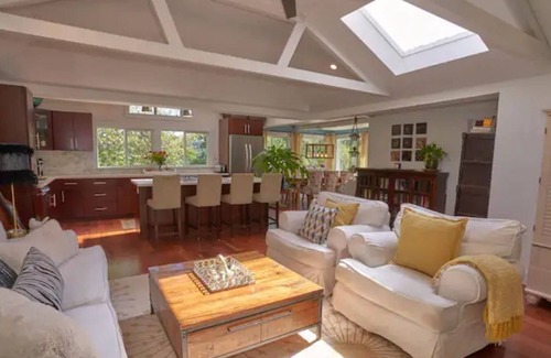 San Anselmo Cottage | Sunny Home in the Heart of San Anselmo