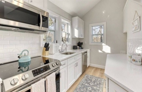 Sound Beach Apartment | Sunny, Immaculate 3 Bedroom Apartment in Sound Beach sleeps 7