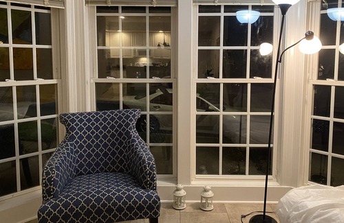 Gaithersburg Apartment | Sunny large suite