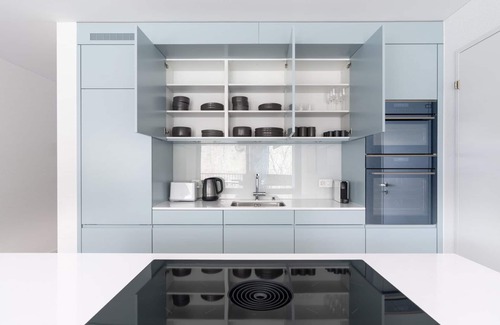 Wollishofen Apartment | Sunny Leimbach 3.5 Room w/Storage & W/D, 2 mins to market, by Blueground