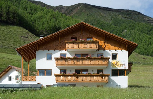 Melago Apartment | Sunny location at 1900 m, glacier view, high-altitude trail, hiking paradise