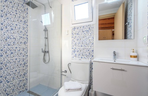Agios Dimitrios Apartment | Sunny Luxury Apartment 02