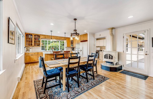 Mendocino House | Sunny Mendocino getaway with hot tub, fireplace, enclosed yard & trail to beach