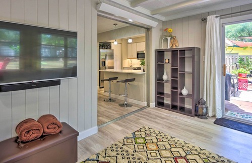 Alta Vista House | Sunny Sarasota Home w/Yard < 2 Mi to Downtown!