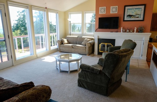 Diamond Point House | Sunny Sequim retreat: Relax with beautiful views