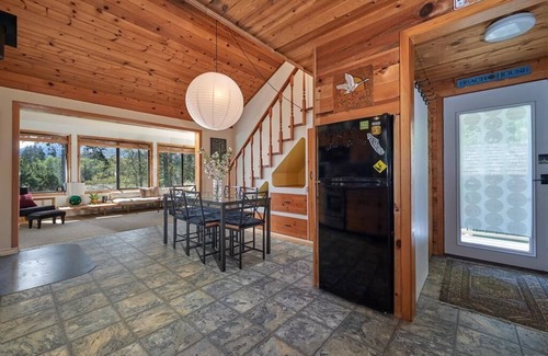 Fanny Bay House | Sunny Shores Beach House w/Mountain Views