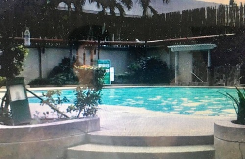 Malamig Condo | Sunny Side Condo Over looking Makati Metro Manila with Resort Pool.