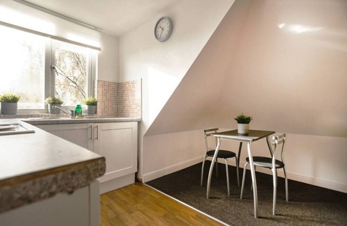 Easton Apartment | Sunny Side Contractors Long Stays Discounts