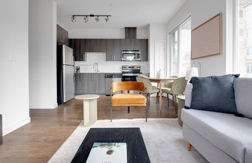 Cascade Apartment | Sunny SLU 2BR w/ BBQ & Gym, near great dining, by Blueground