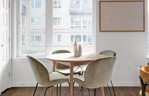 Cascade Apartment | Sunny SLU 2BR w/ BBQ & Gym, near great dining, by Blueground