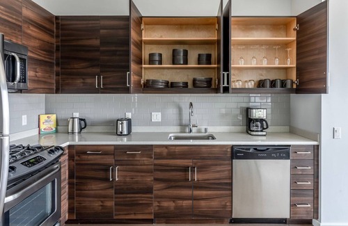Mid-Market Apartment | Sunny Soma 1BR w/Yoga, Rooftop & Movie Theater, nr Bars, by Blueground