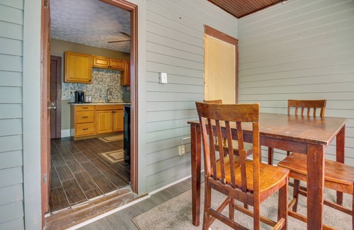 Dayton Apartment | Sunny + Spacious Dayton Condo ~ 1 Mi to Downtown!