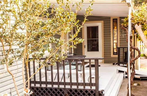 Sebastopol House | Sunny Spacious Wine Country Retreat 2BD 2BA