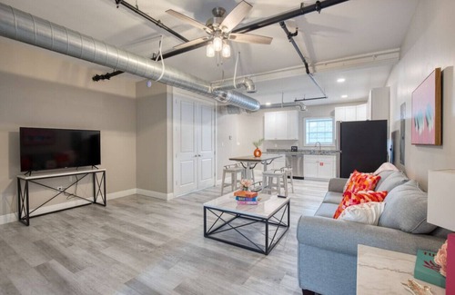 Biloxi Apartment | Sunny State of Mind In Downtown Biloxi