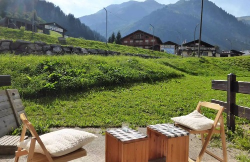 Beaufort Apartment | Sunny studio cabin at the foot of the Planay slopes and ESF kindergarten