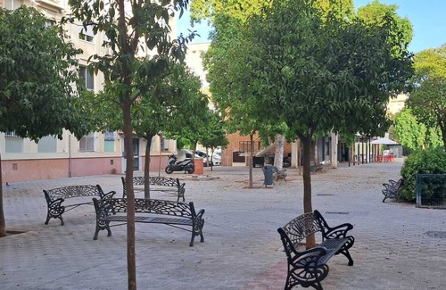 San Pablo A y B Apartment | Sunny & stylish handmade home. WI-FI, a/c and free parking on the street.