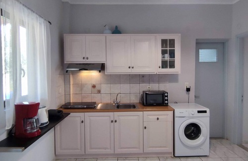 Pylos-Nestoras Apartment | Sunny Summer Retreat - Perfect Location & BBQ