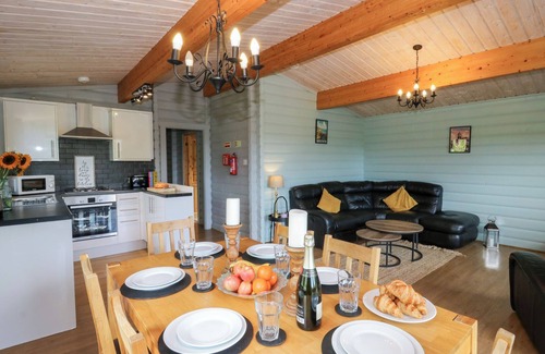 Rhayader Cottage | SUNNY VIEW, pet friendly, with hot tub in Rhayader