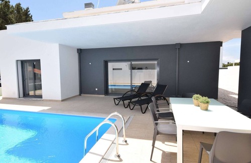 Caldas da Rainha Villa | Sunny Villa Near Óbidos w/Beaches