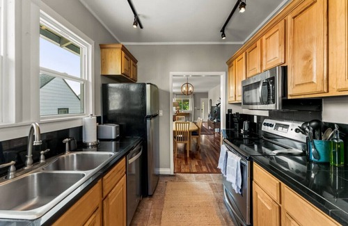 Edgewater House | Sunny West Denver Escape | Stylish 2BR Retreat