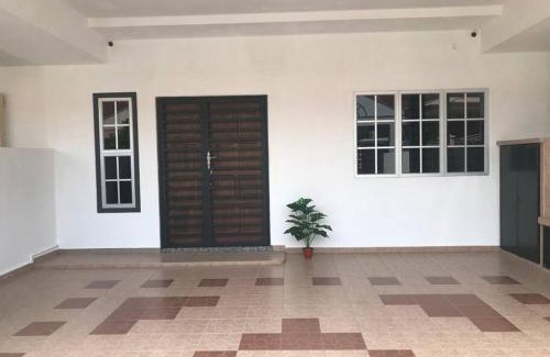 Batu Pahat House | SunnyDay Homestay -Batu Pahat Town