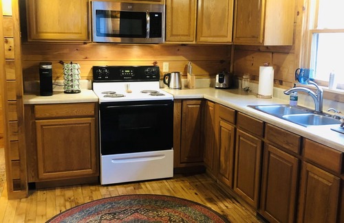 Roan Mountain Cabin | Sunnyside Cabin on the Doe River
